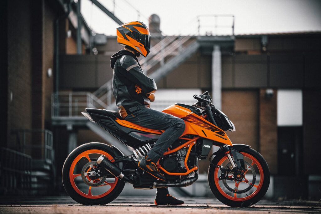 ktm コレクション duke 雑誌