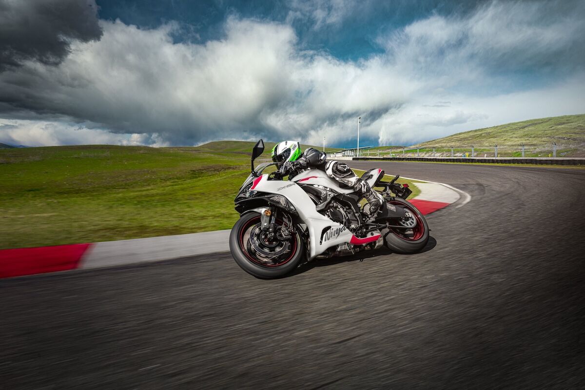 2025 Kawasaki Ninja ZX-6R - First Look - SportBikes Inc Magazine